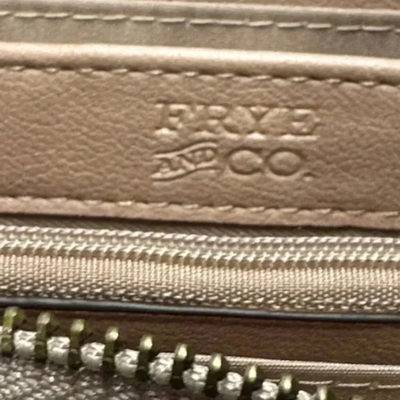 Frye & Co NWT Warm Taupe Zip Around Wallet - Picture 7 of 9